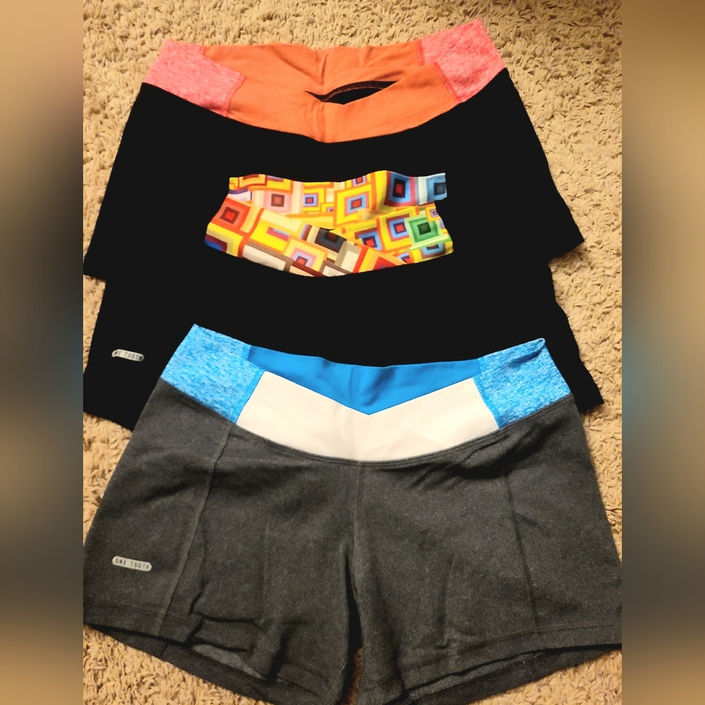 One Tooth Cross Waistband Yoga Shorts Size M - 3 colors pink, multi, blue/white